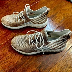 Bernie Mev. New York mesh tennis shoes EU sz 40/US sz 9 sparkly rose gold color